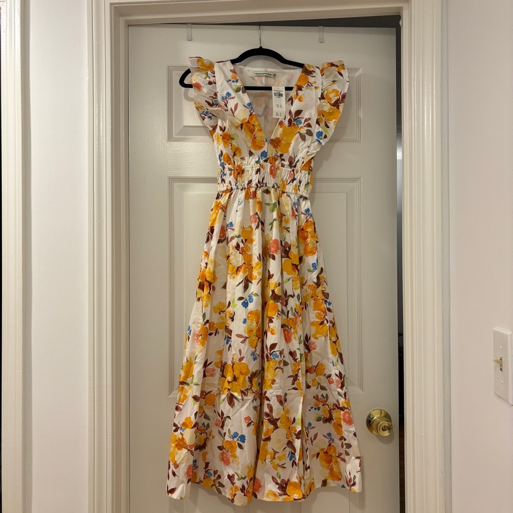 NWT Abercrombie Floral Flutter Sleeve Midi Dress